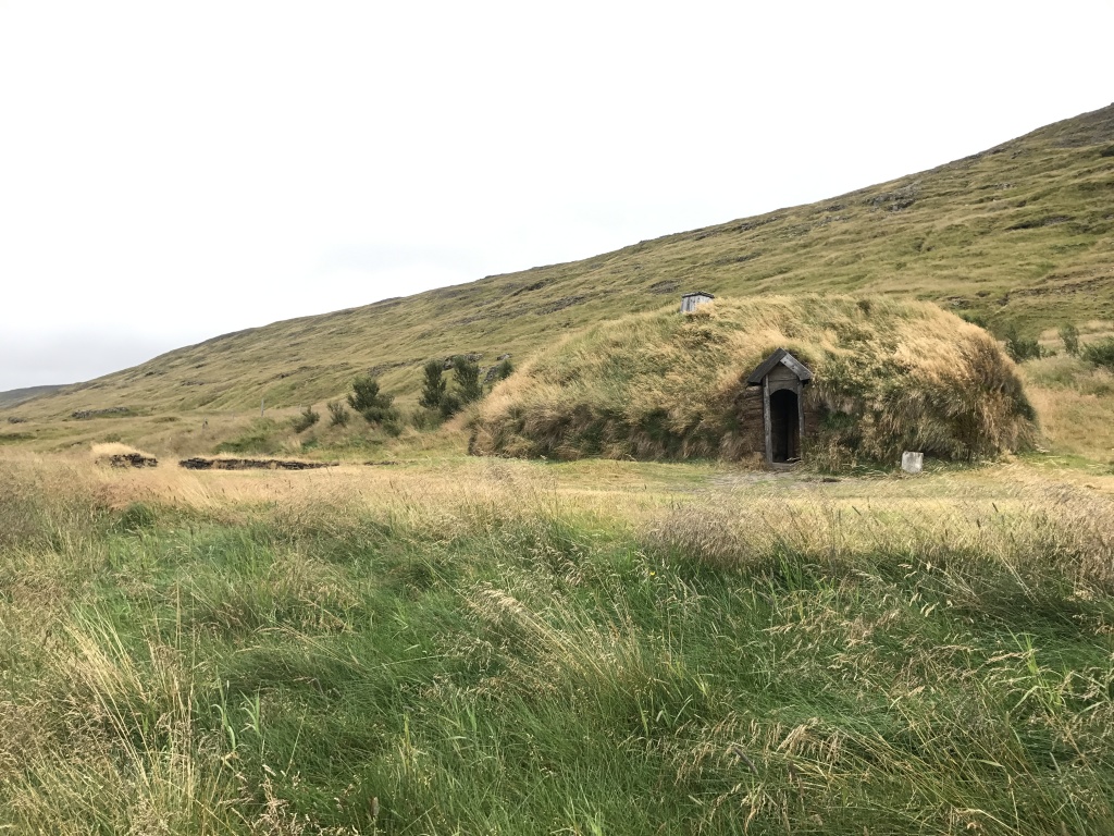 2017/08(August)/Iceland/4Star/1024x768_2017-08-28-Iceland-032-Leifr EirIksson-hut.JPG
